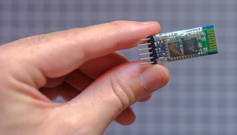 Interaksi Board Arduino Uno dan Modul Bluetooth HC-05 